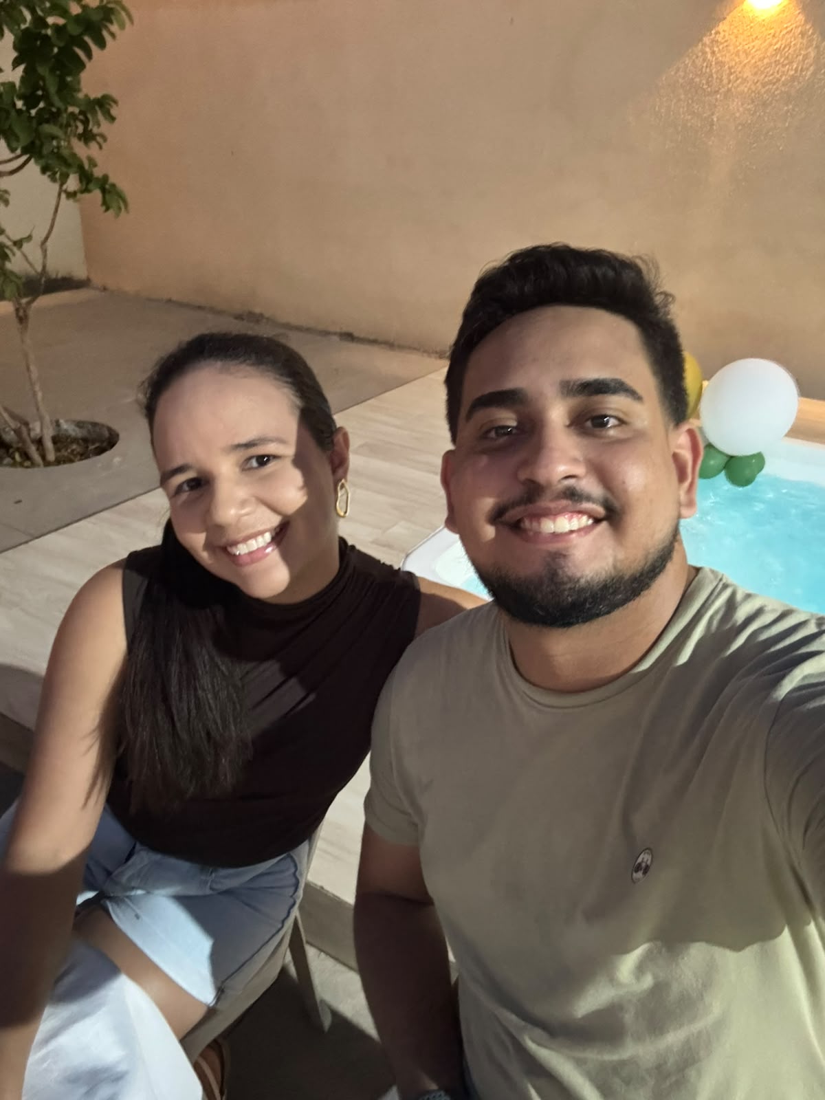 Selfie noturna do casal