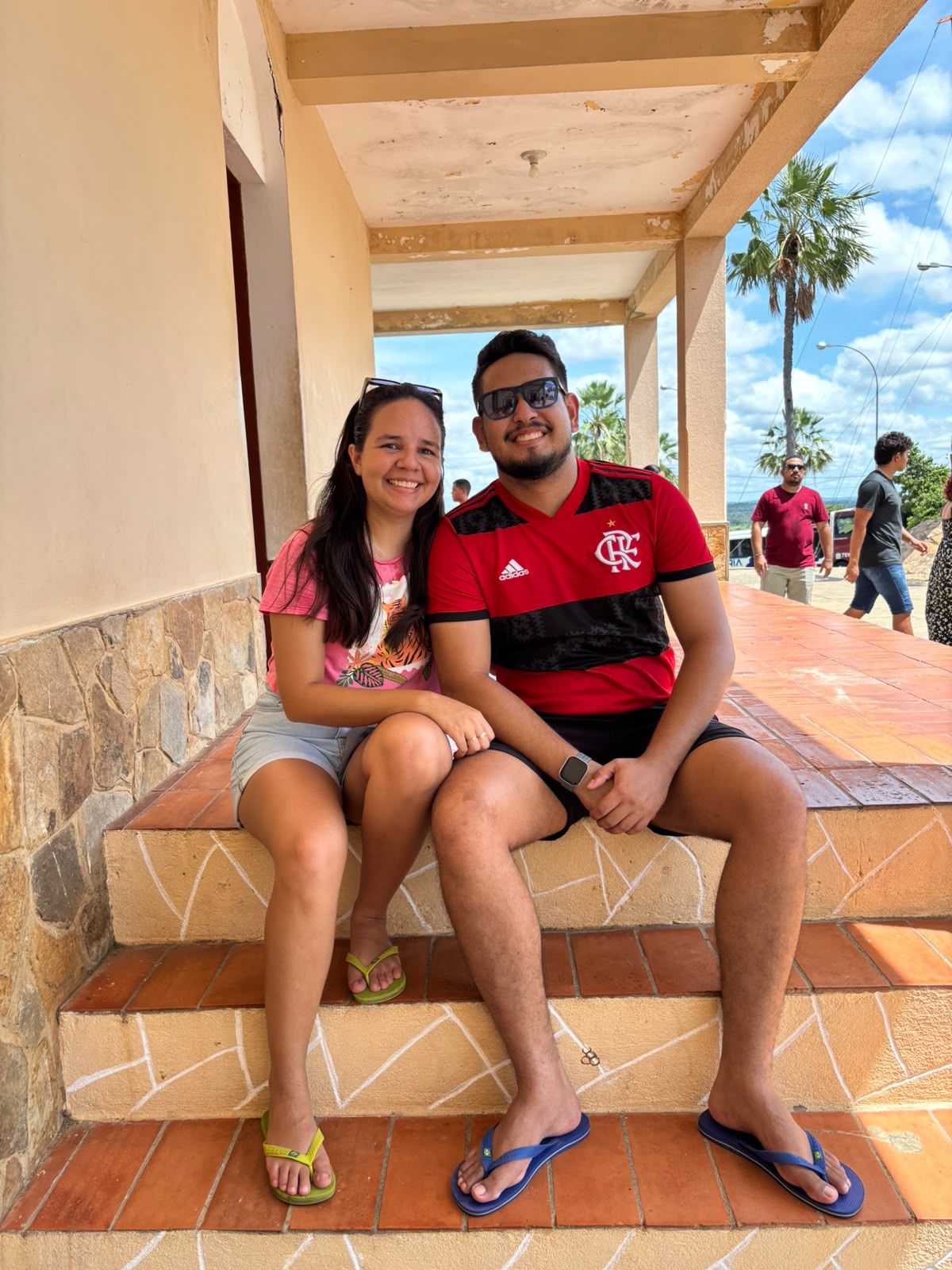João e Ana em momento de carinho
