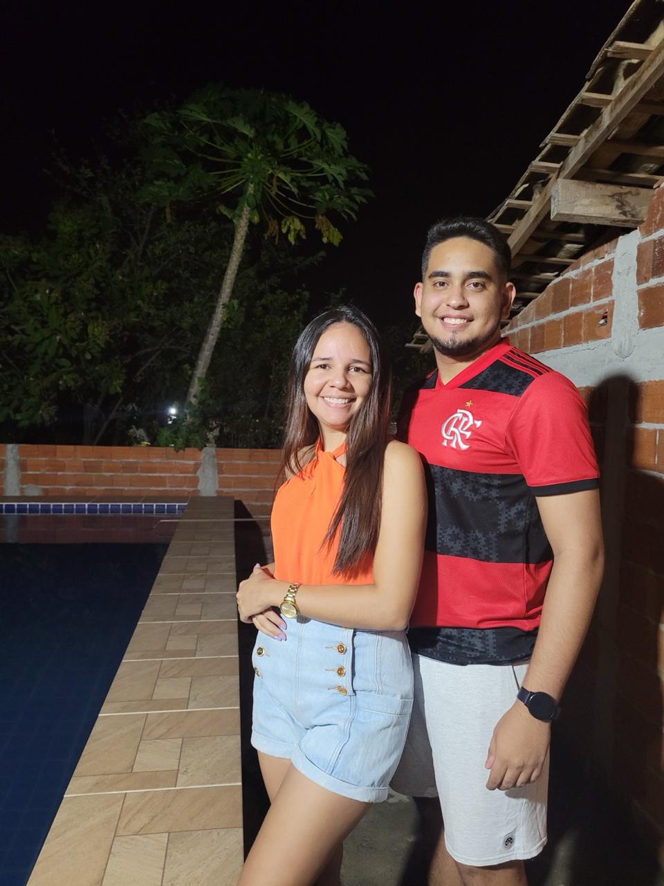 Casal em ensaio informal